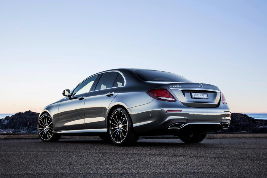  Mercedes-Benz E220 d AMG Line 2016 года  (AU) (фото 16 из 19)